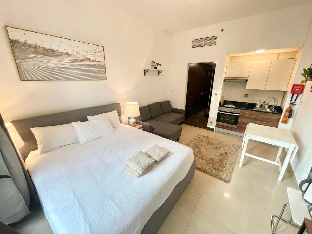Super Elegant Studio Apartment-Sparkle Tower By Sweet Homes Dubaj Kültér fotó